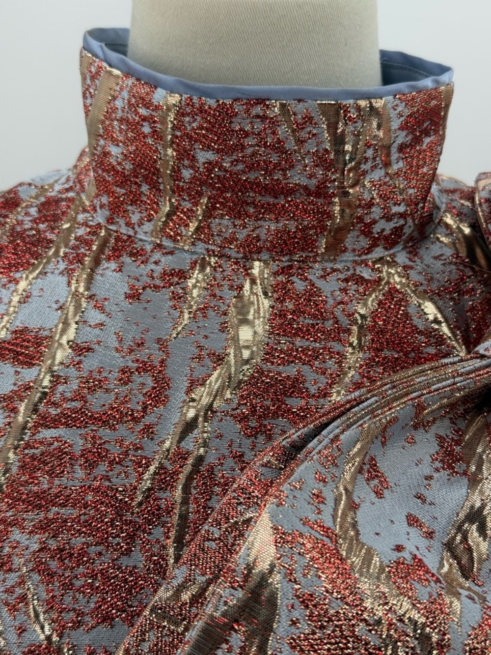 Akira Luxury Metallic Brocade Bow Peplum Blouse Elegant High Neck Statement Top - Picture 5 of 15